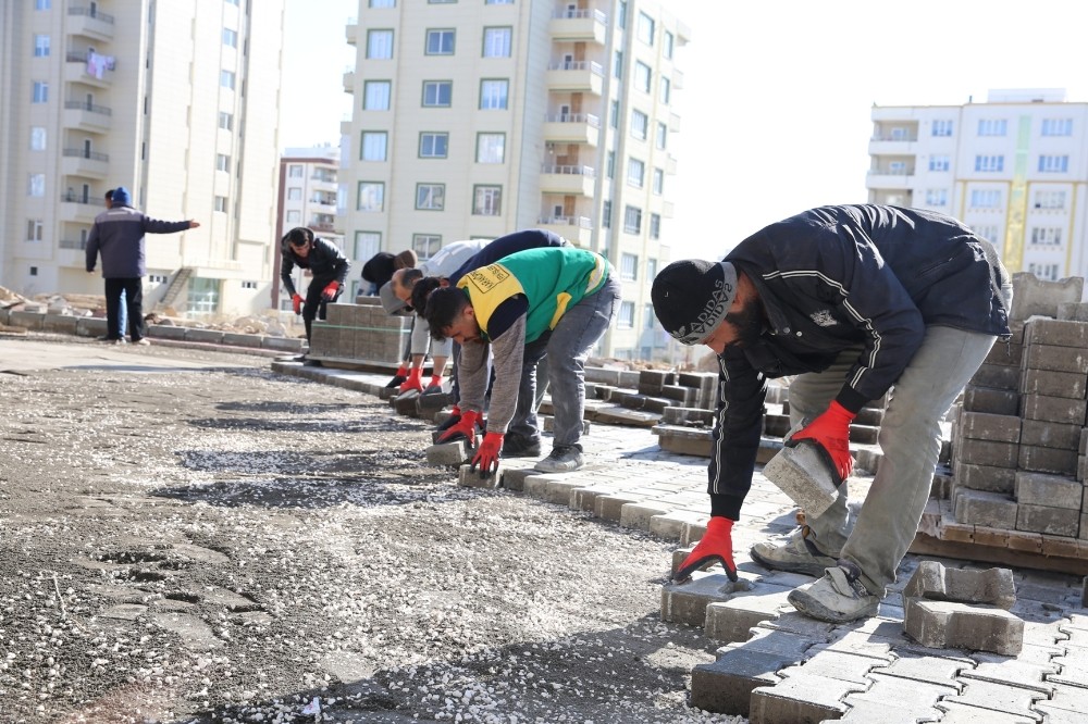 Karaköprü’ye yeni yollar kazandırılıyor 