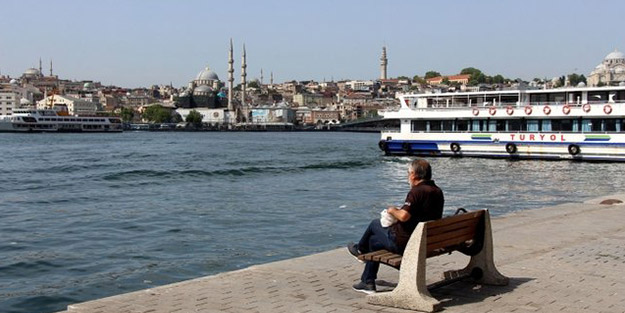 Karaköy’de tepki çeken manzara! Vatandaşlar gözlerine inanamadı