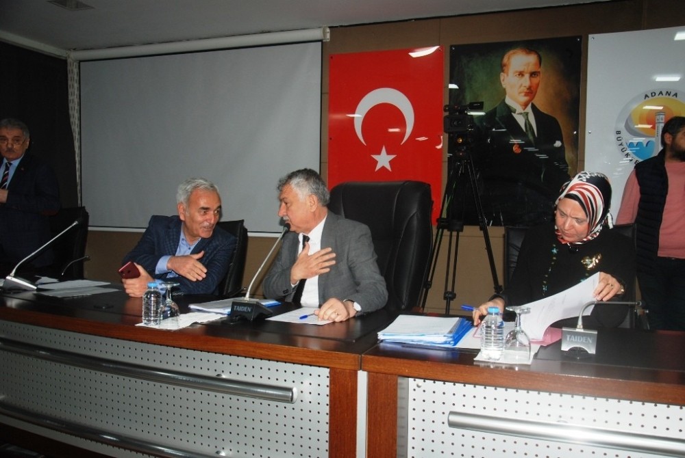 Karalar, tokalaşmadı 