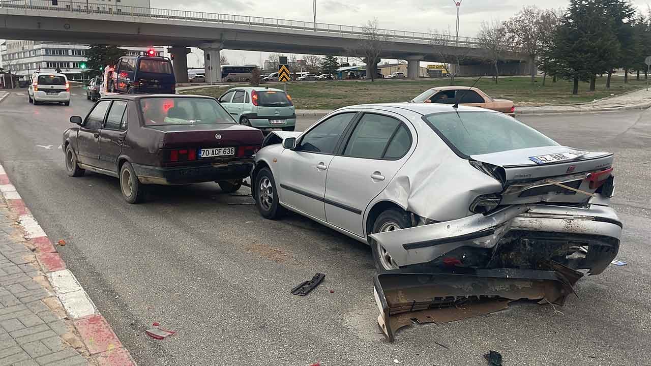 Karaman’da alkollü sürücü dehşeti! Işıklarda bekleyen araçları biçti: 25 bin lira ceza yedi, ehliyeti uçtu!