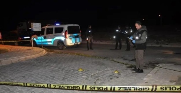 Bıçaklı kavga! Eski damat ve kayınpeder birbirine girdi