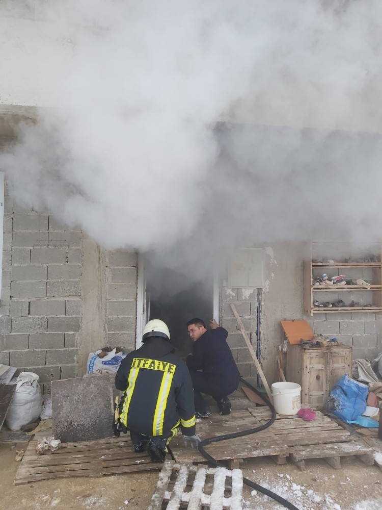 Karaman’da çakmakla oynayan çocuk evlerini yaktı 