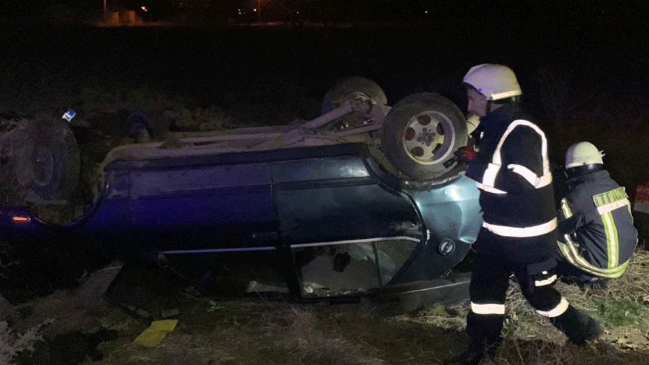 Karamanda iki otomobil kafa kafaya çarpıştı! Tofaş hurdaya döndü!