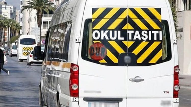 Karaman'da minibüsten atlayan 3 öğrenci yaralandı