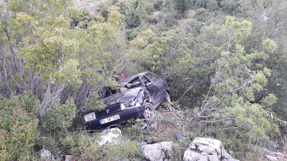 Karaman’da otomobil uçuruma yuvarlandı: 3 yaralı 