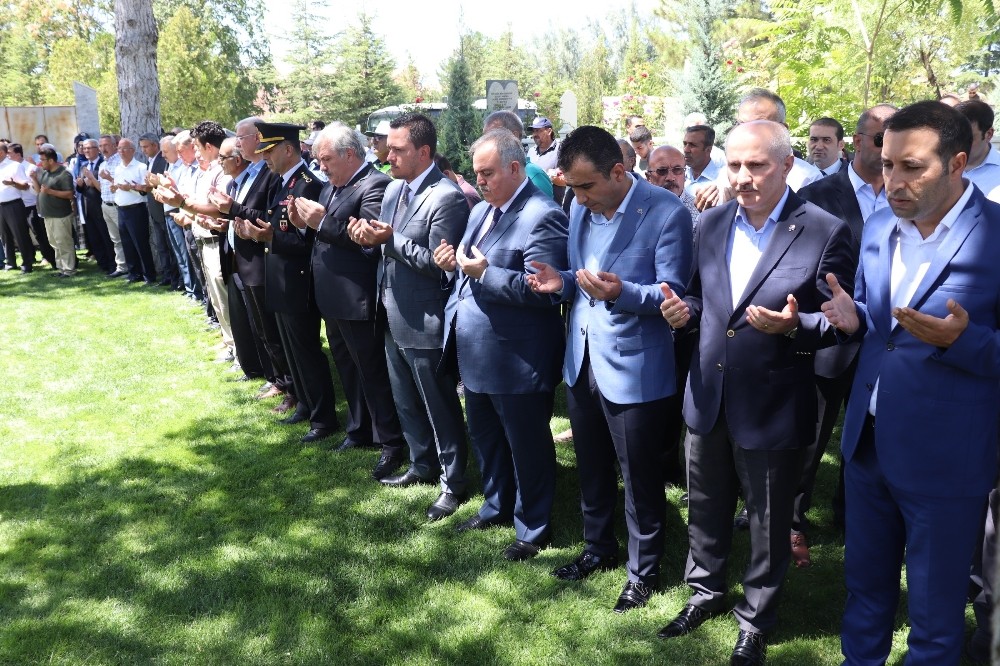 Karaman’da şehitlik ziyareti 