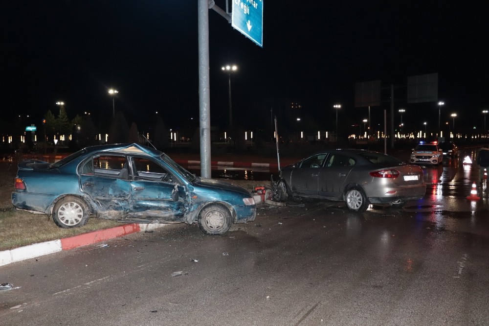 Karaman’da trafik kazası: 4 yaralı 