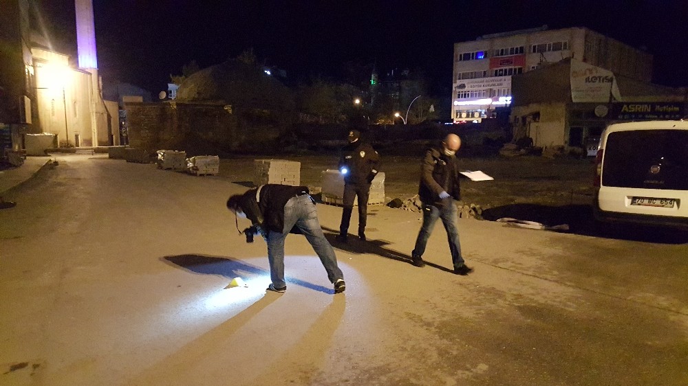 Karaman’da tüfekle üzerine ateş edilen bir kişi, son anda yere yatarak canını kurtardı 