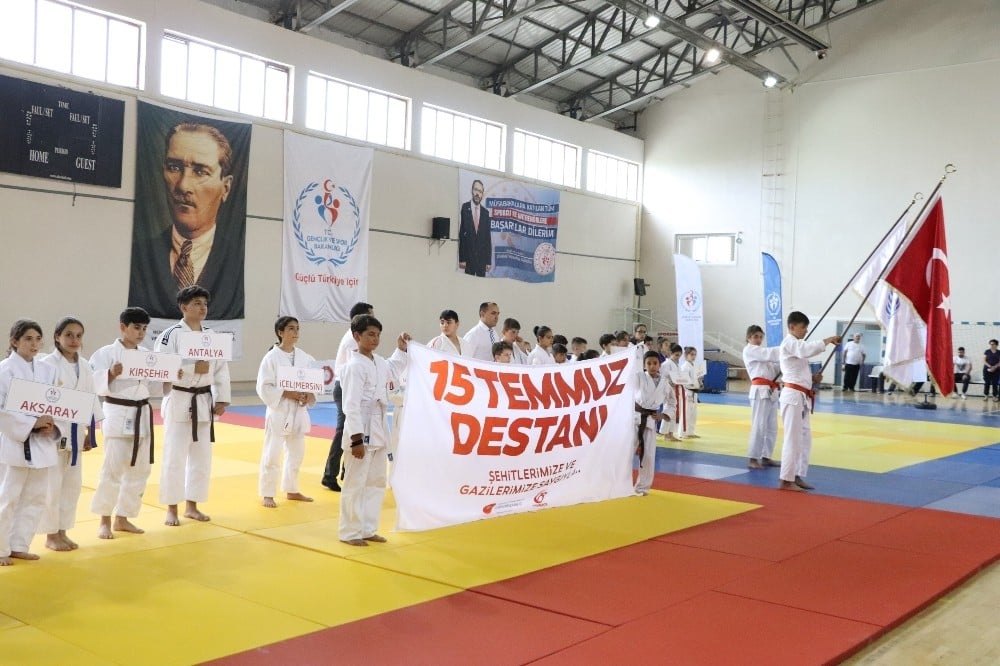 Karaman’da Türk Devletleri Dil Kupası Judo Şampiyonası başladı 