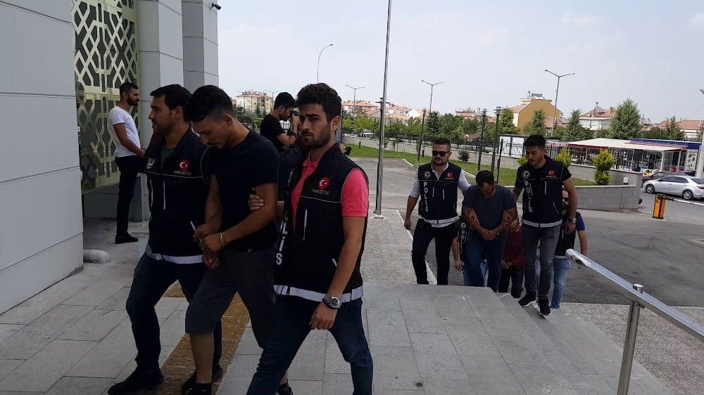 Karaman’da uyuşturucudan adliyeye sevk edilen 3 kişi tutuklandı 