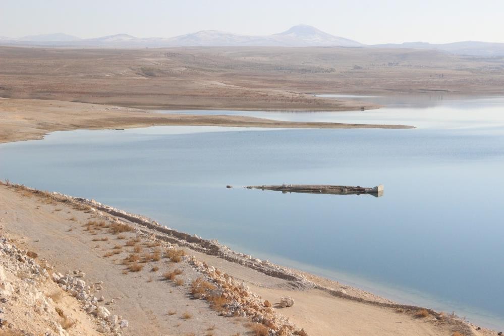 Karaman’da yağışsız geçen günler çiftçiyi yeraltı suyuna yönlendiriyor