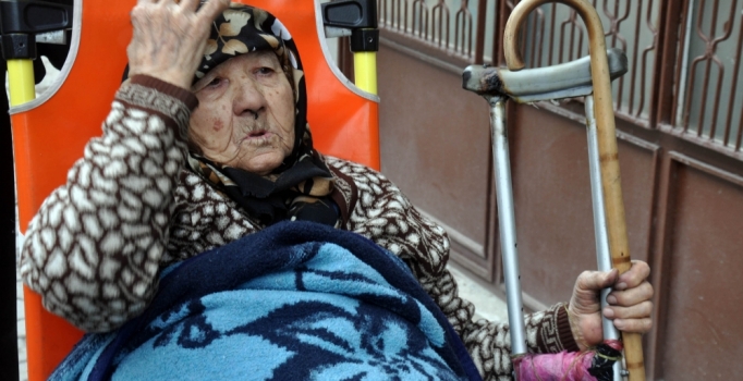 Karaman'da yangında, 'Kocam eve gelince beni bulamaz' diyerek çıkmak istemedi