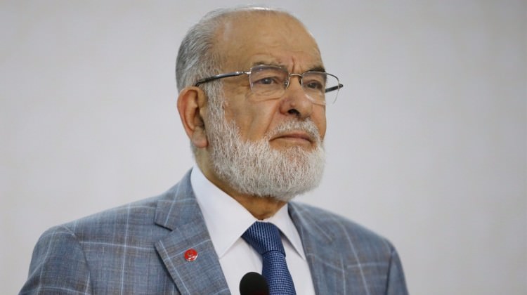 Karamollaoğlu FETÖ'den tutuklu ismi ziyaret etti!
