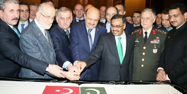 Karamollaoğlu, Pakistan Resepsiyonu’na katıldı