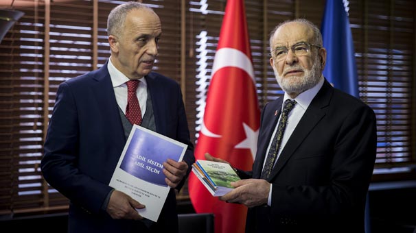 Karamollaoğlu Türk-İş'i ziyaret etti