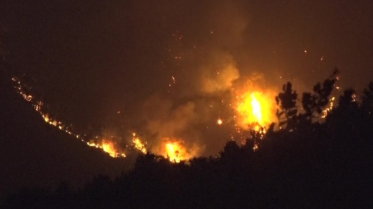 Karamürsel’deki orman yangını 8,5 saattir sürüyor