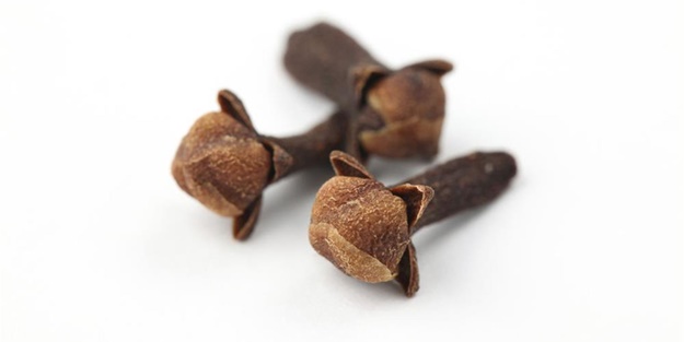 Karanfil yağının bu faydalarına şaşıracaksınız