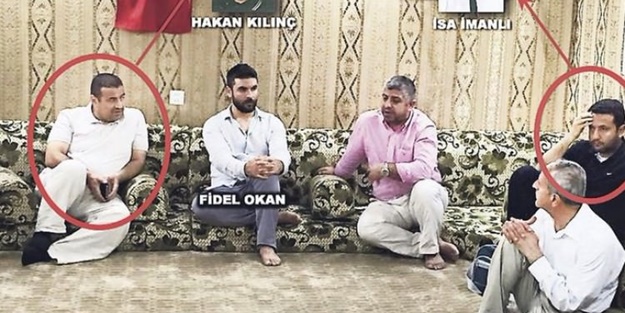 O isim FETÖ'nün imamlarıyla fotoğraf çektirmiş