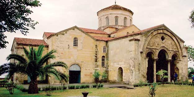 Karanlık oda camiye de düşman