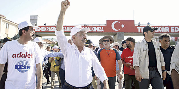 Karanlık ‘oda’lar da yürüyüşte