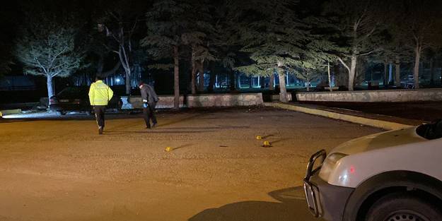 Karanlıkta kim olduklarını fark edemeyince kendi akrabalarını vurdu!