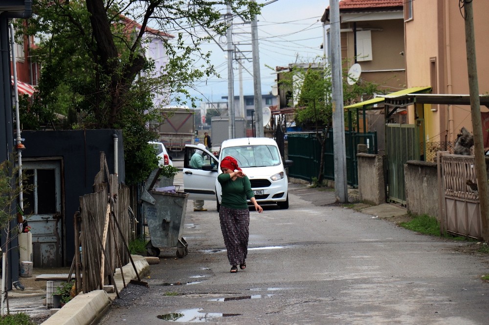 Karantina altına alınan sokakta ihtiyaçlar Vefa Destek gruplarınca karşılanıyor 
