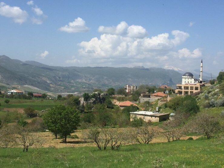 Karantina altındaki köyde ilk ölüm gerçekleşti 