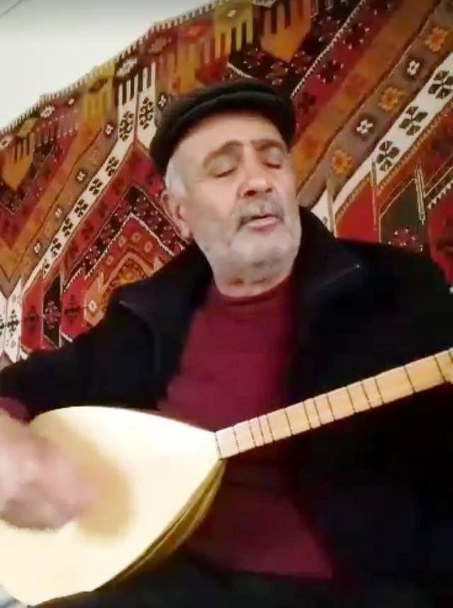 Karantina altındaki köyde korona virüse özel beste 
