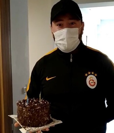 Karantina altındaki vatandaşa AFAD ekiplerinden sürpriz doğum günü 