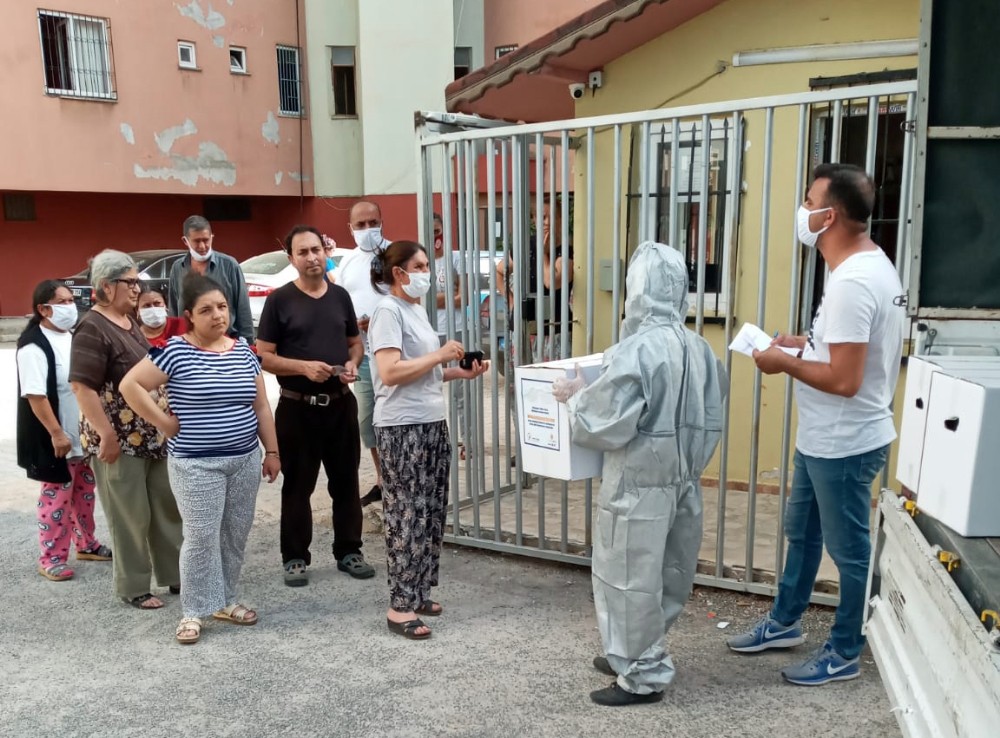 Karantina bölgesinde 213 eve gıda kolisi desteği 