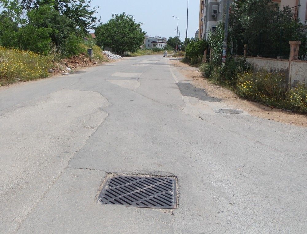 Karantina bölgesine kanalizasyondan girmeye çalışınca mahsur kaldı 