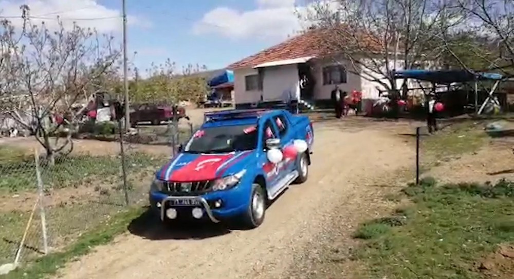 Karantina köyündeki çocuklar unutulmadı 
