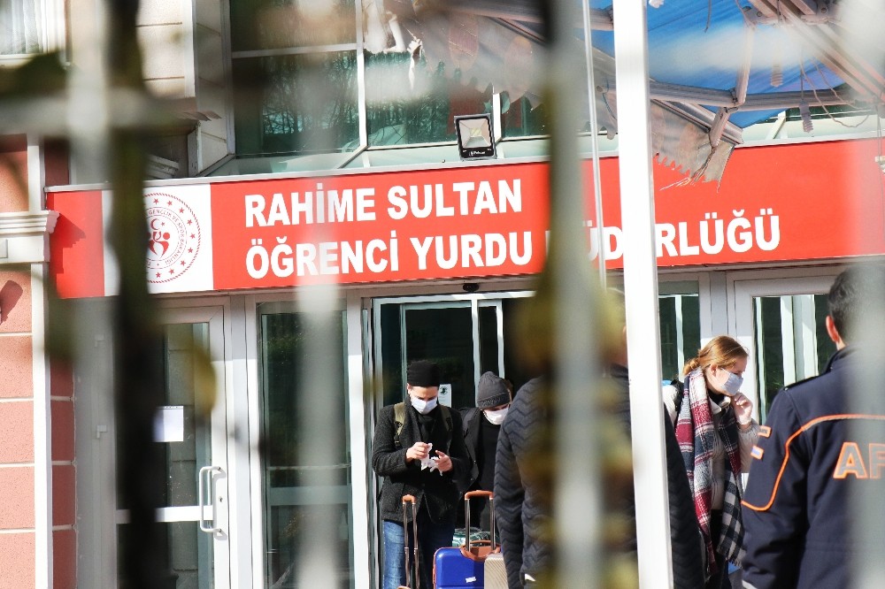 Karantina süreleri biten 211 öğrenci daha Sakarya’dan evlerine uğurlandı 