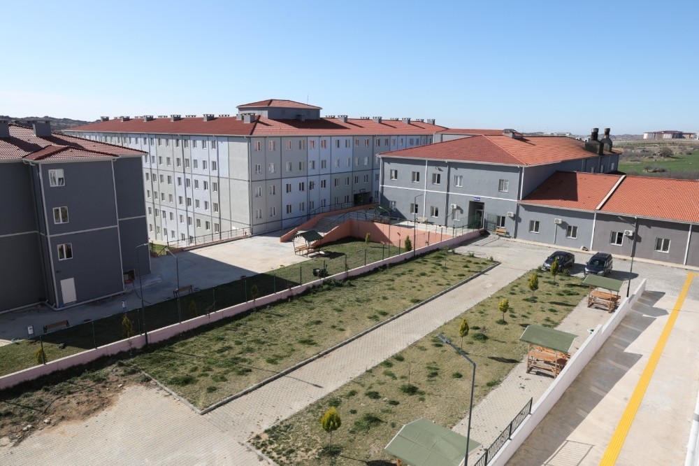 Karantina süreleri sona eren vatandaşlar memleketlerine uğurlandı 