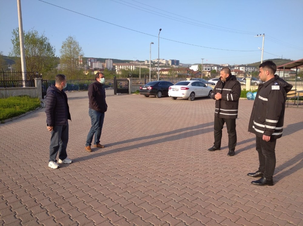 Karantina yurdunda incelemelerde bulundular 