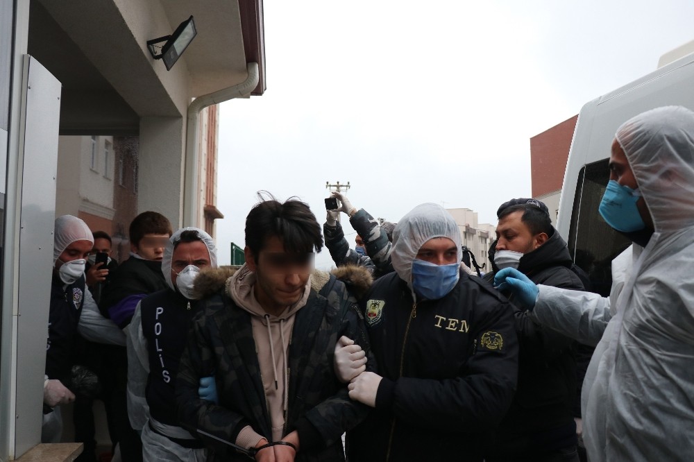 Karantinada hakaret içerikli yayın yapan 3 öğrenci adliyeye sevk edildi 