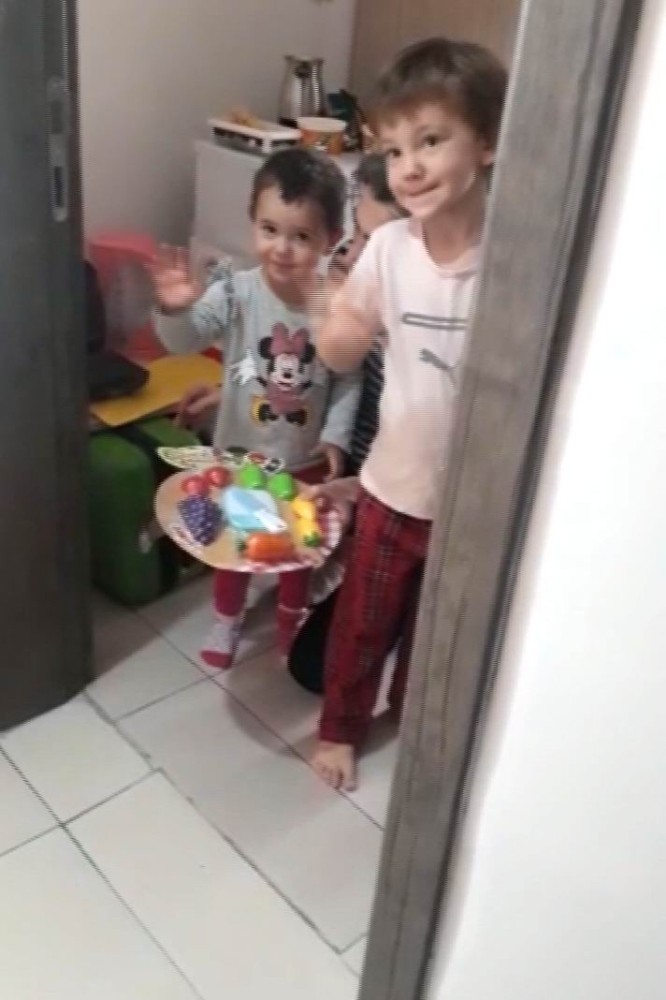Karantinadaki çocukların yüzünü güldüren sürpriz 
