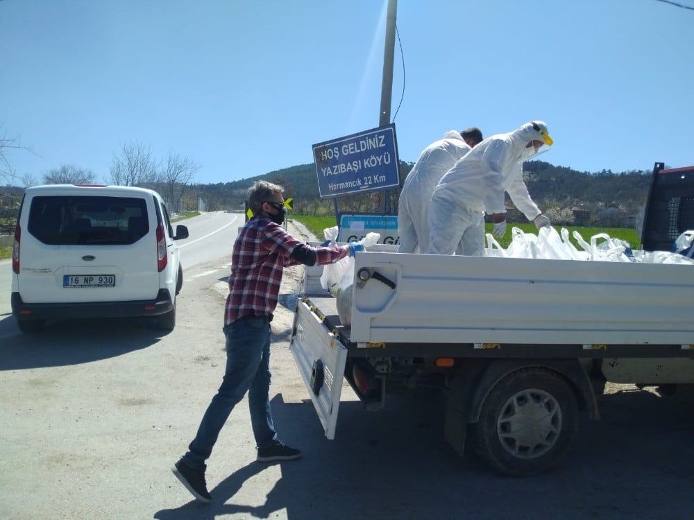 Karantinadaki mahalleye Büyükşehir desteği 