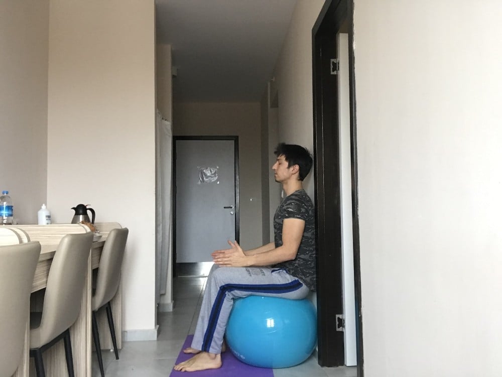Karantinadaki öğrencilere pilates topu 