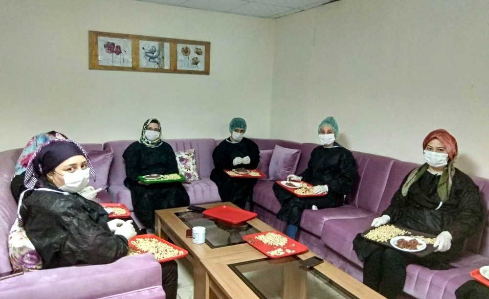 Karantinadaki vatandaşlara ’Mantı’ ikramı 