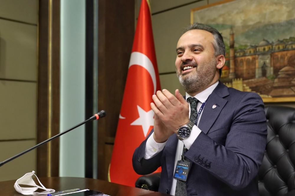 Karantinadan sıkılan Ebrar’a doğum günü sürprizi 