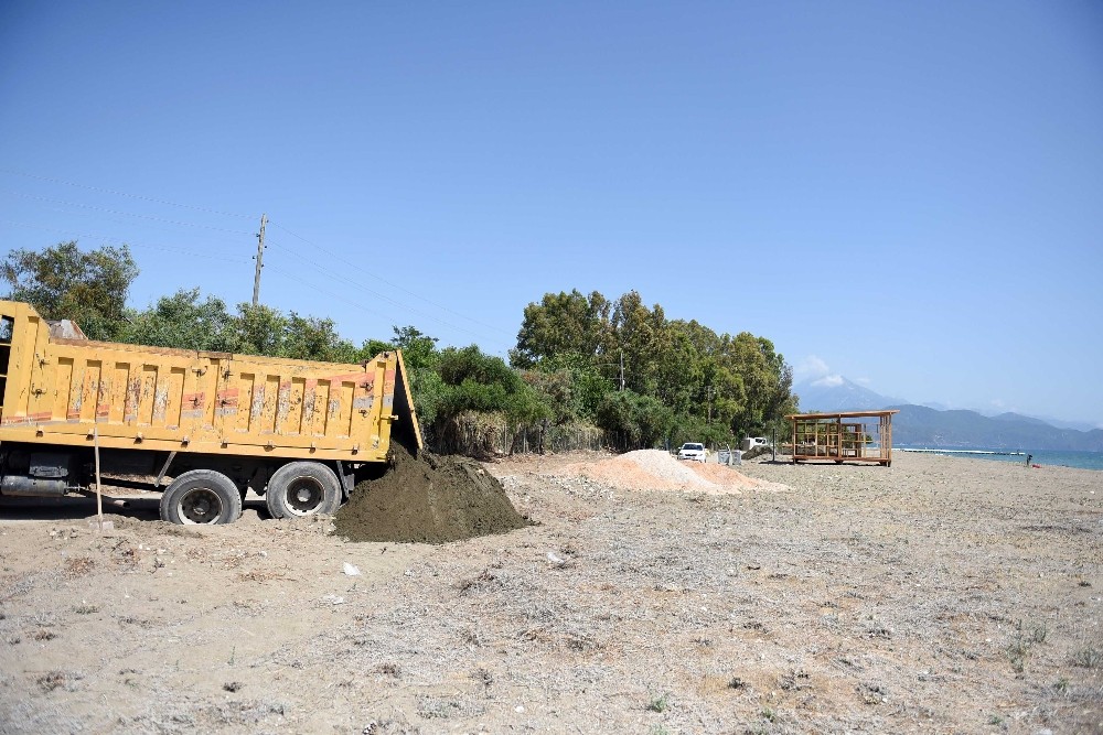 Karaot Plajı’nda Fethiye Belediyesi tarafından çalışmalar başladı 