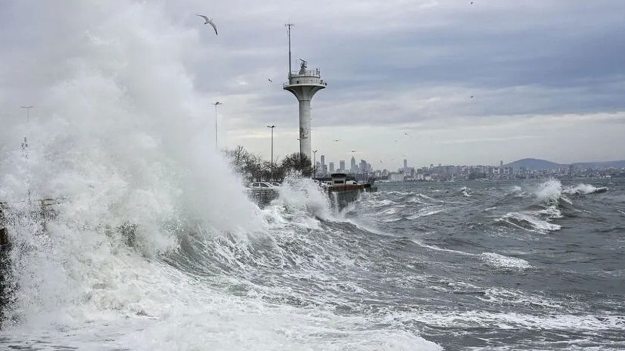 Karar 2 gün uygulanacak! İstanbul’da 3 ilçede denize girmek yasaklandı