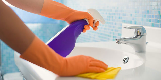 Kararan silikonları bu yöntemle temizleyin