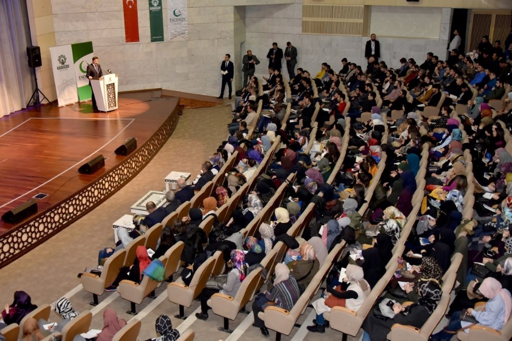 Karatay’da “Sağlıklı İletişim Mutlu Aile Okulu” seminerleri başladı 