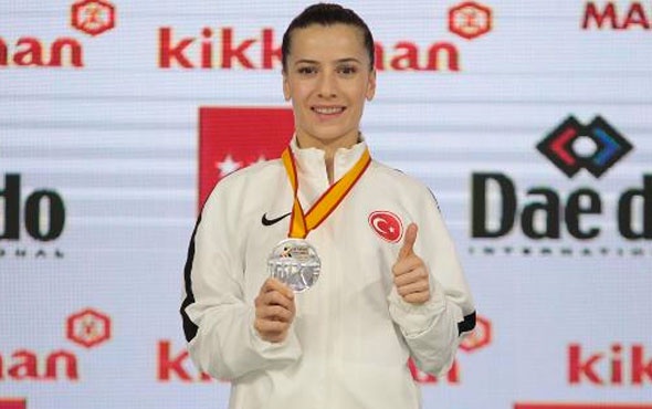 Karate Şampiyonası'nda Özçelik dünya ikincisi oldu