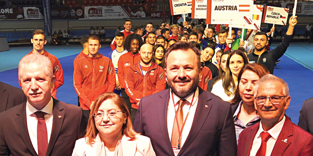 Karatenin Altın Çocukları