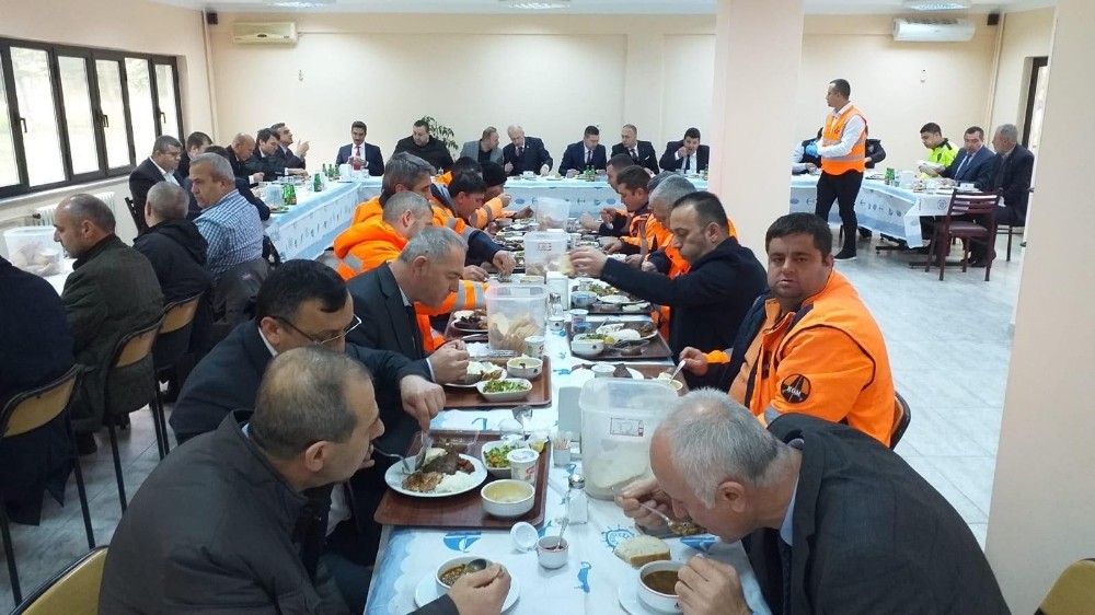 Karayolları ekipleri ‘kar’ sezonunu kurban keserek, dualarla karşıladı 