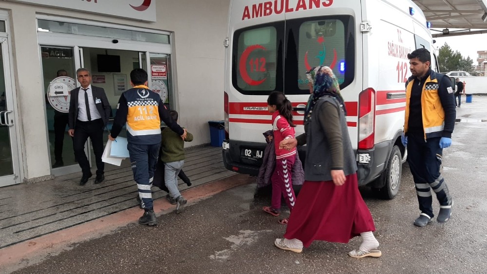 Karbonmonoksit gazından etkilenen 4 kişi hastaneye kaldırıldı 