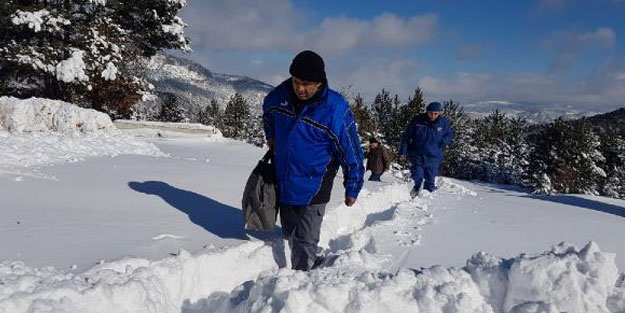 Karda mahsur kalan bekçi 22 saat sonra kurtarıldı
